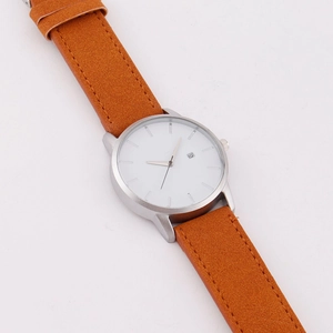 Montre à quartz pour hommes avec grand cadran blanc et bracelet en daim marron