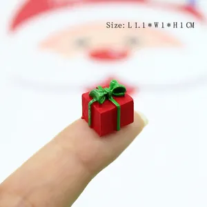 Miniature Christmas resin gift box with green bow for DIY crafts, size 1.1x1x1cm