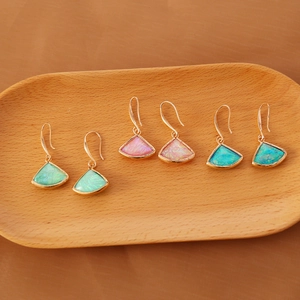 Vintage gold fan-shaped drop earrings set with natural semi-precious stones for women