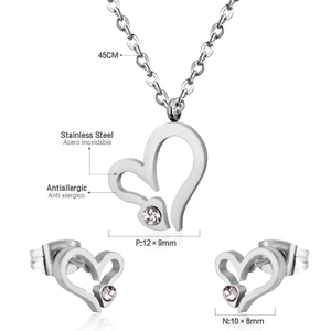 Detail view of heart-shaped stainless steel jewelry set with dimensions and measurements