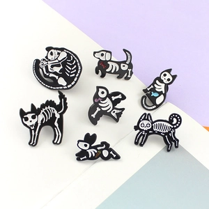 Creative Cartoon Animal Skeleton Enamel Brooch Pin Alloy Gothic Cat Dog Rabbit Bird Shapes Halloween Party Gift Jewelry