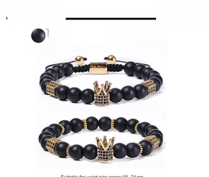 Detail of 8mm matte black stone crown bracelet set with 39g weight and size metrics