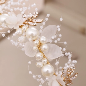 Exquisite bridal hair accessories with white pearls and gold rhinestone leaves for girls