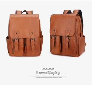 Vues avant et latérale d'un sac à dos vintage en cuir PU marron avec boucles et poches