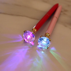 Bunte LED Leuchtende Metall-Kugelschreiber mit großen Kristalldiamanten in Rot und Rosa