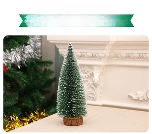 Mini albero di Natale innevato con base in legno naturale per decorazione da tavolo