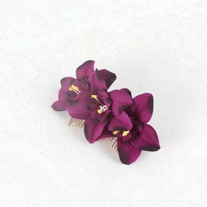 Bohemian purple orchid hair comb with three gradient flowers and golden metal teeth
