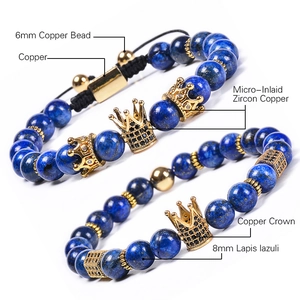 Bracciale in lapislazzuli 8mm con corona dorata e zirconi esagonali incastonati