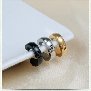Pendientes de clip punk de acero inoxidable pulido para hombre y mujer en negro, plata y oro