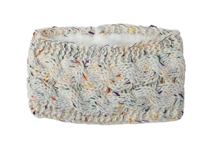 Detail von Strickstirnband mit warmem Fleece-Futter und bunten Polka-Dots-Musterungen