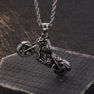 Vintage stainless steel motorcycle skull pendant necklace with twist chain for men