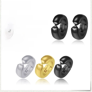 Especificaciones de clips de oreja punk de acero inoxidable en negro, oro y plata