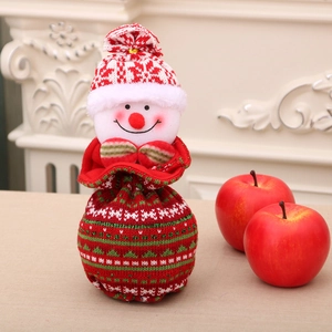 Sacchetto regalo di Natale in maglia a forma di pupazzo di neve per dolci e mele