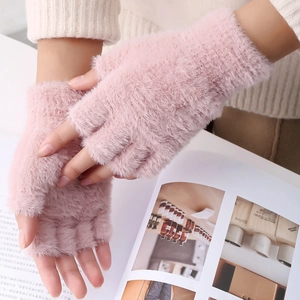 Gants roses à demi-doigts en peluche douce de faux vison pour la chaleur hivernale