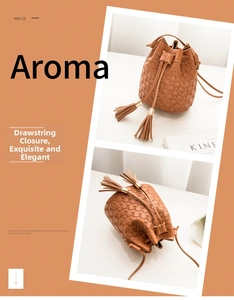 Détail du sac seau marron avec texture tissée, cordon à glands et boucle métallique