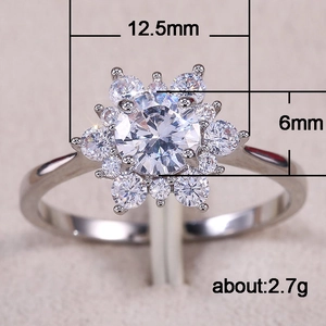 Anello fiore di cristallo con pietre di zirconia diametro 12,5mm per donna