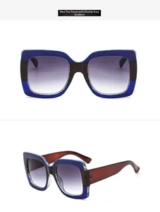 Gros plan de lunettes de soleil carrées avec monture bleue pailletée et branches brunes