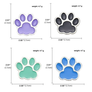 Detailed size chart showing dimensions of colorful cat paw enamel pins in various colors