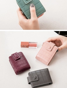 Mini-Schminktaschen mit Krokoprägung in Dunkelgrün, Burgund, Rosa und Grau mit Schnalle