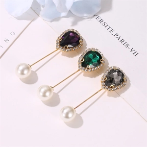 Three-piece teardrop crystal brooch set with elegant water drop pearls in gold finish