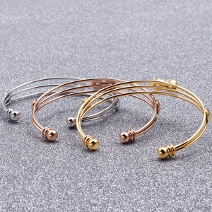Bracelets ouverts en acier titane en trois couleurs : or, argent et or rose pour femmes