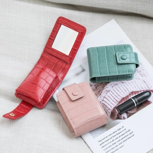 Mini-Lippenstifttaschen aus Krokodilleder-Imitat in Rot, Grün und Rosa mit eingebautem Spiegel