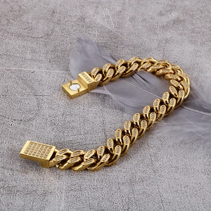 Bracelet gourmette cubaine dorée serti de strass avec fermoir magnétique chic