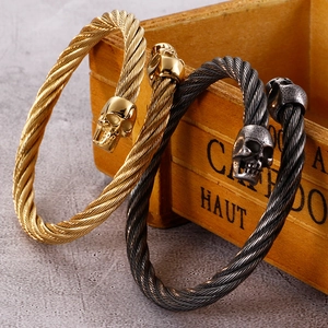 Punk-Armreifen aus Edelstahl mit Totenkopf und Drahtseil in Gold und Gunmetal-Schwarz
