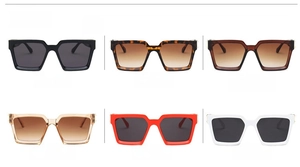 Grille détaillée montrant six options de couleurs pour lunettes de soleil carrées à monture