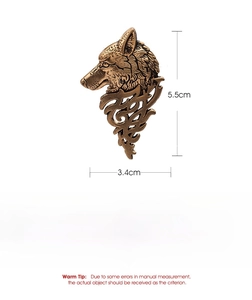 Detailed size specifications for the vintage bronze wolf head brooch made of alloy