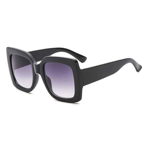 Lunettes de soleil carrées rétro avec monture noire et verres dégradés violets pour femme