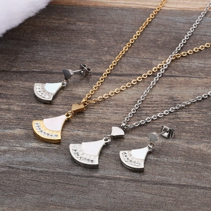 Collier Et Boucles D'oreilles En Acier Inoxydable En Forme D'éventail Avec Incrustation De Coquillage Zircone Chiffres Romains Pour Femmes