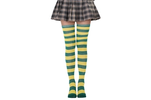 Vue détaillée de chaussettes hautes rayées jaune et vert en maille extensible au genou