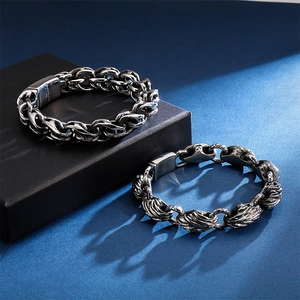 Vintage stainless steel 316L men's leaf and tank chain bracelet in a gift box