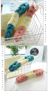 Exfoliating bath mesh scrubber strip in dual-tone colors for back cleaning and massage