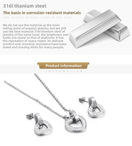 Detailed view of 316L titanium steel heart necklace with cubic zirconia and CD engraving