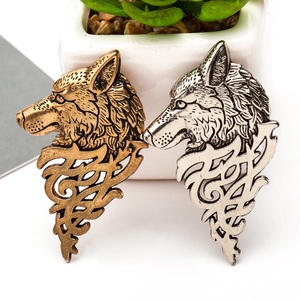 Retro wolf head brooches in antique gold and silver for men's suit lapels