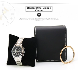 Detail van luxe PU-lederen horlogedoos met stalen horloge en nagelontwerp armband