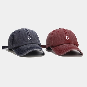 Retro washed baseball cap with C letter embroidery in navy and burgundy color