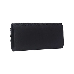 Vue avant et arrière d'une pochette du soir en satin noir avec bordure en dentelle