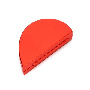 Rotating rose heart jewelry box with matte red finish for creative marriage proposals