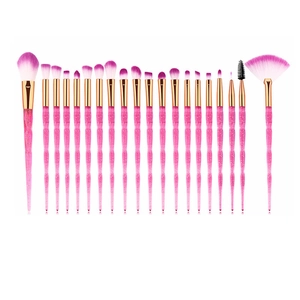 Detail of 20pcs pink glitter diamond handle makeup brushes with white-pink gradient bristles