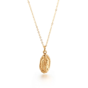 Minimalist vintage gold portrait oval pendant necklace in polished stainless steel