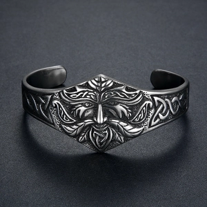 Bracelet jonc guerrier viking en acier inoxydable avec détails en relief celte