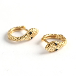 Chic 925 sterling silver snake earrings in gold finish with black gemstone eyes