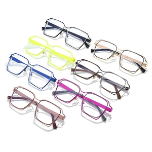 Montures de lunettes œil de chat géométriques en plusieurs couleurs dopamine tendance