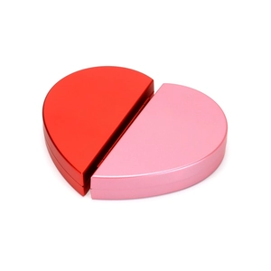 Creative heart-shaped rotating ring box with matte metal finish in red and pink