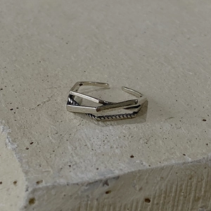 Minimalist 925 silver braided heart ring with interlocking geometric vintage lines