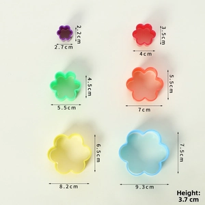 Detailed size chart for 6-piece flower-shaped plastic cookie cutters in assorted colors