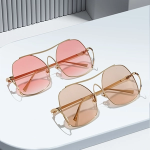 Chic cat eye metal sunglasses with double bridge and gradient lenses in gold frames